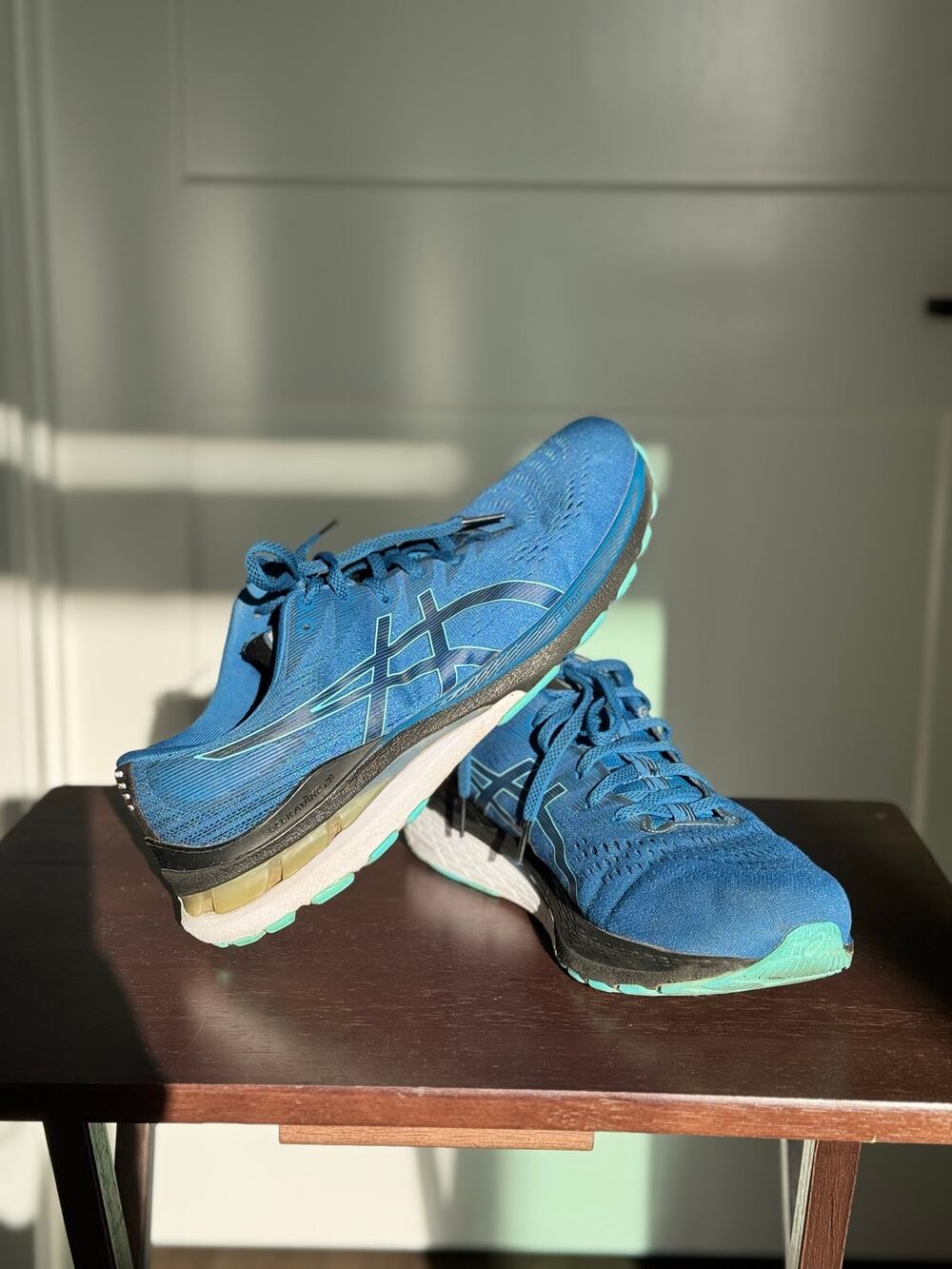 ASICS Gel Kayano 28 Mens 10.5 Blue Aqua Running Shoes Stability Trainer Sneakers